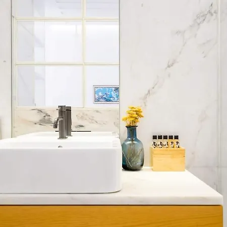 Charming & Modern Flat Close To Time Out Market アパート リスボン