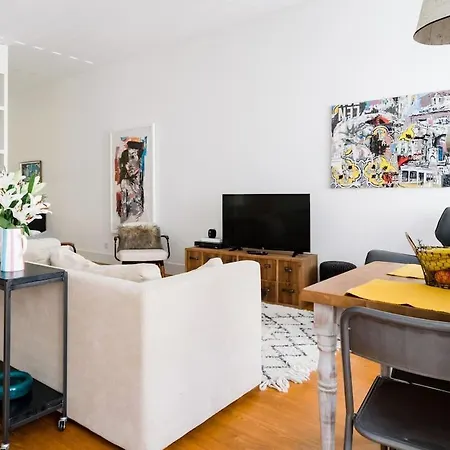 Charming & Modern Flat Close To Time Out Market Апартаменты *